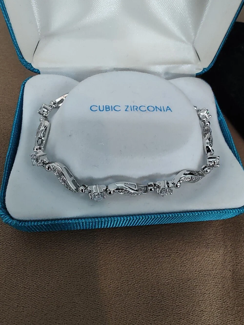 Kohl's Silver-Tone Teardrop Pendant Necklace with Matching Bracelet